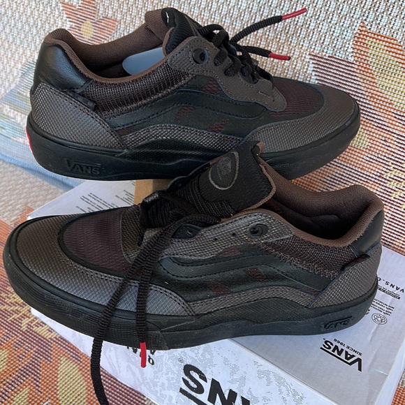 Vans WMNS Wayvee
(Justin Henry) Coffebean
VN0A5JIA8AC
Sneakers G - Picture 11 of 16